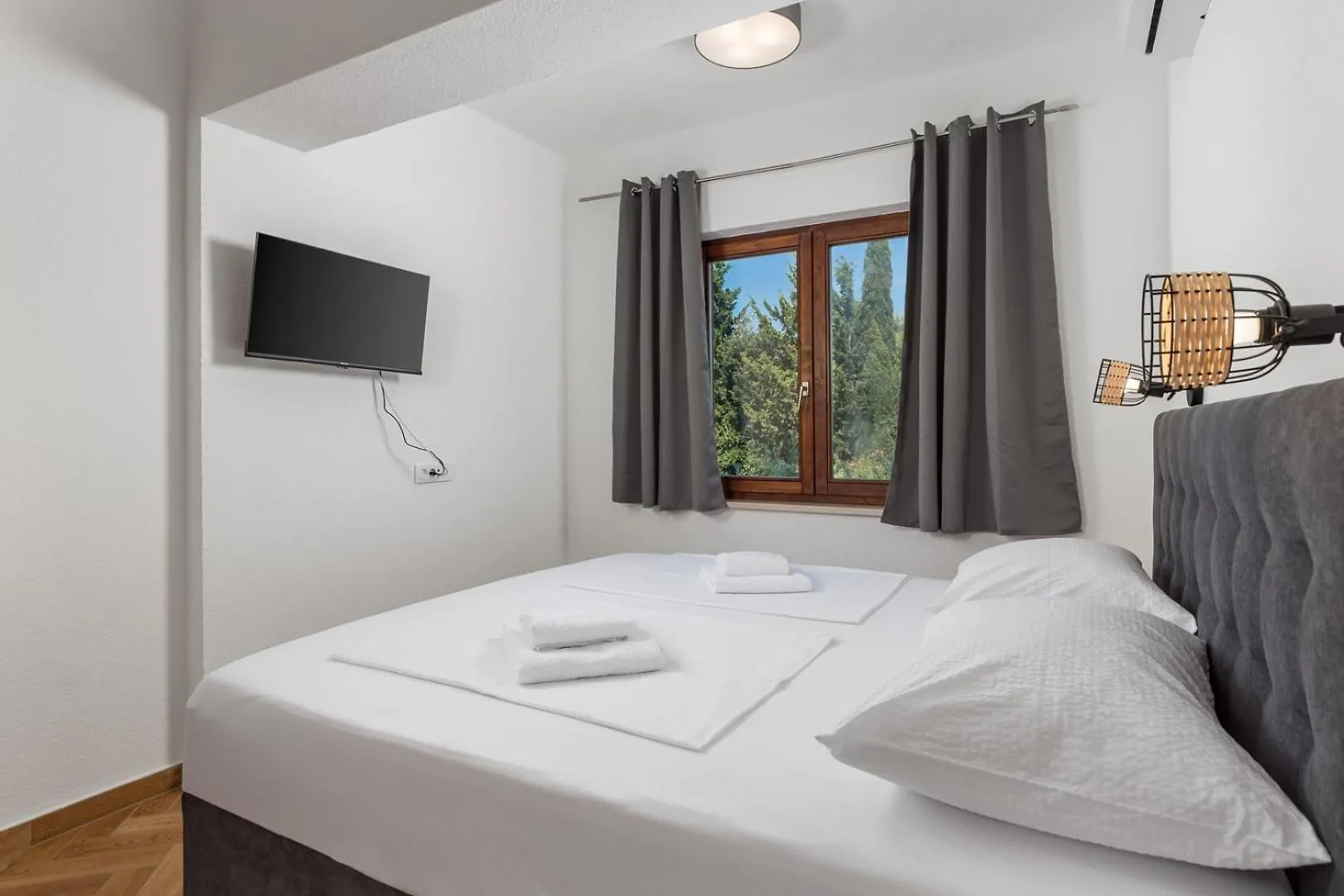 Apartments Jadranka Omišalj 0*,
